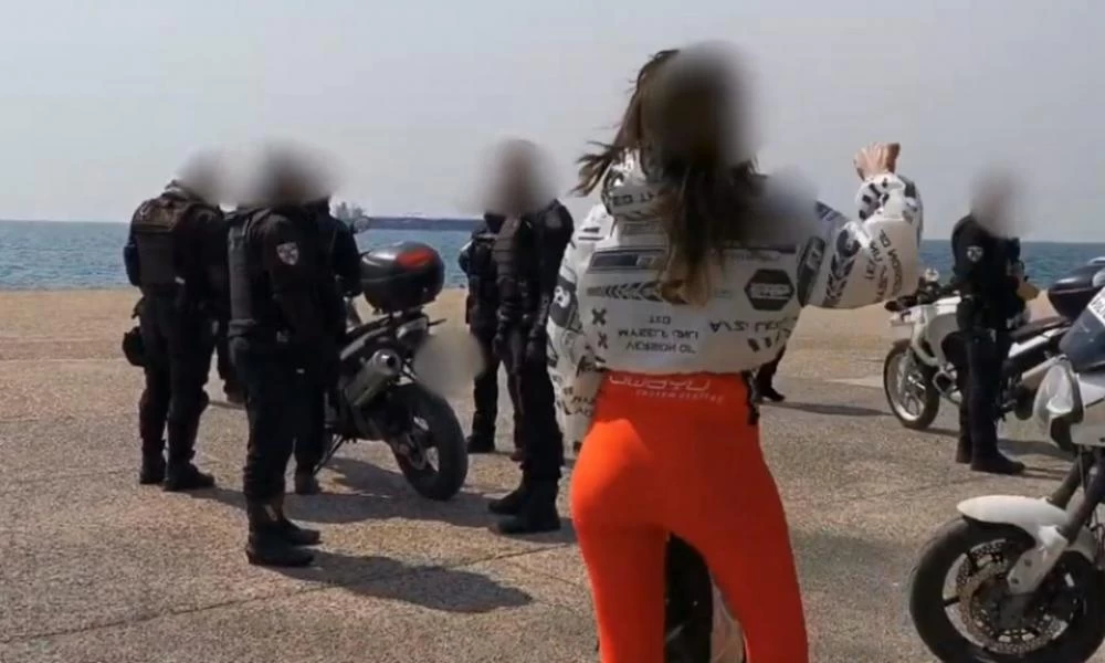 Βρισιές κατά αστυνομικών στη Θεσσαλονίκη: "Είστε κότες όσοι κάθεστε σπίτι"